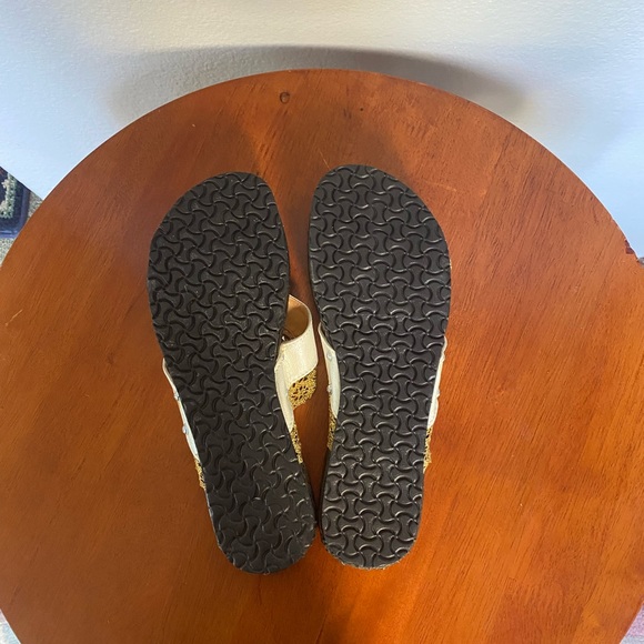 ❤️ CUTE BRAND NEW SLIPPER / SANDALS - Picture 4 of 7